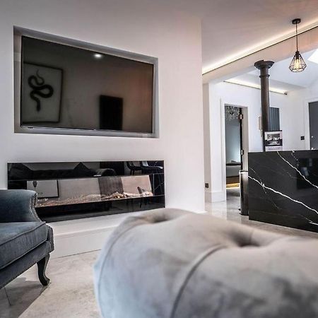 Luxury Royal Mile Boutique 2Bedroom Apartment Edinburgh Bagian luar foto