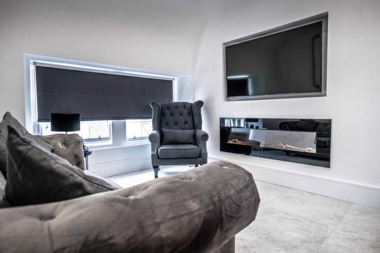 Luxury Royal Mile Boutique 2Bedroom Apartment Edinburgh Bagian luar foto