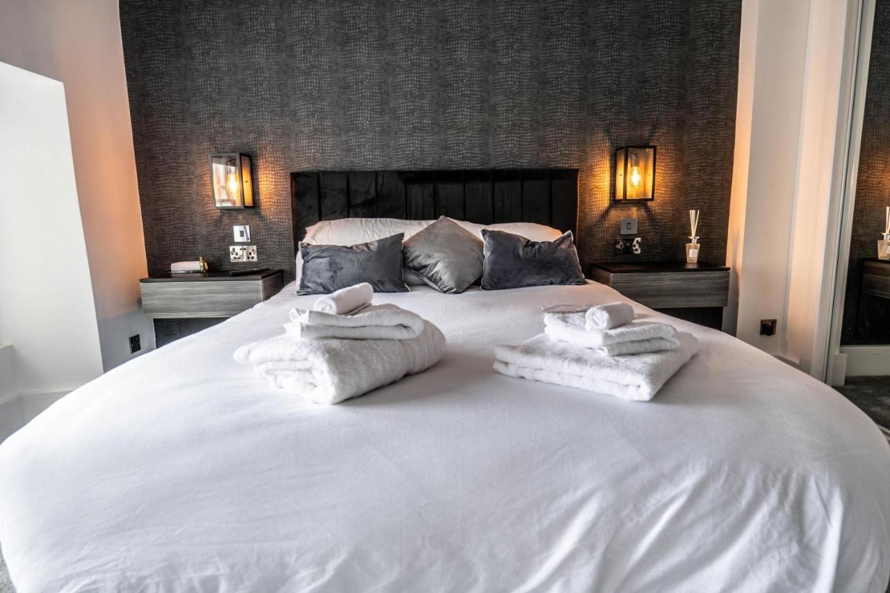Luxury Royal Mile Boutique 2Bedroom Apartment Edinburgh Bagian luar foto