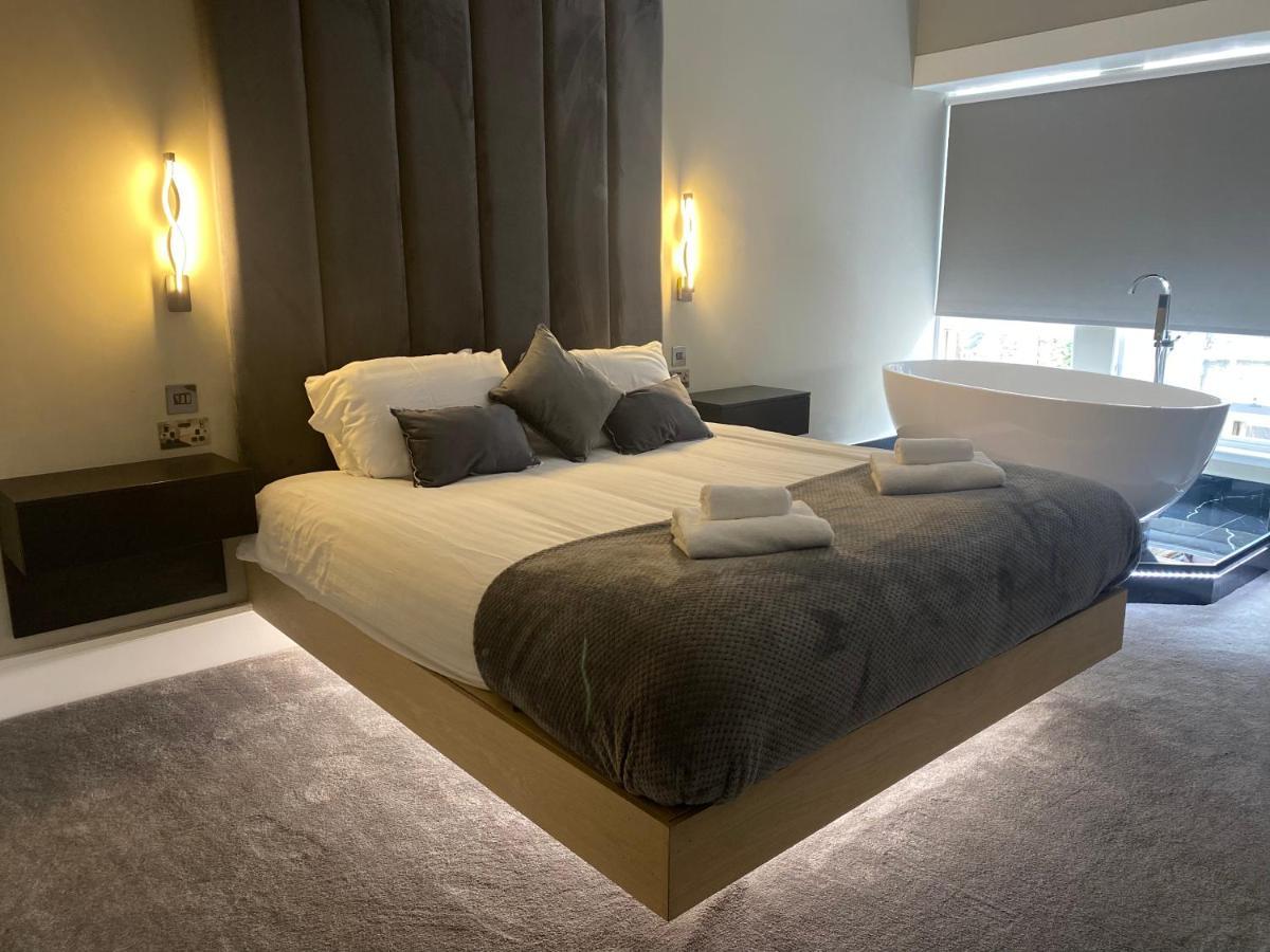 Luxury Royal Mile Boutique 2Bedroom Apartment Edinburgh Bagian luar foto