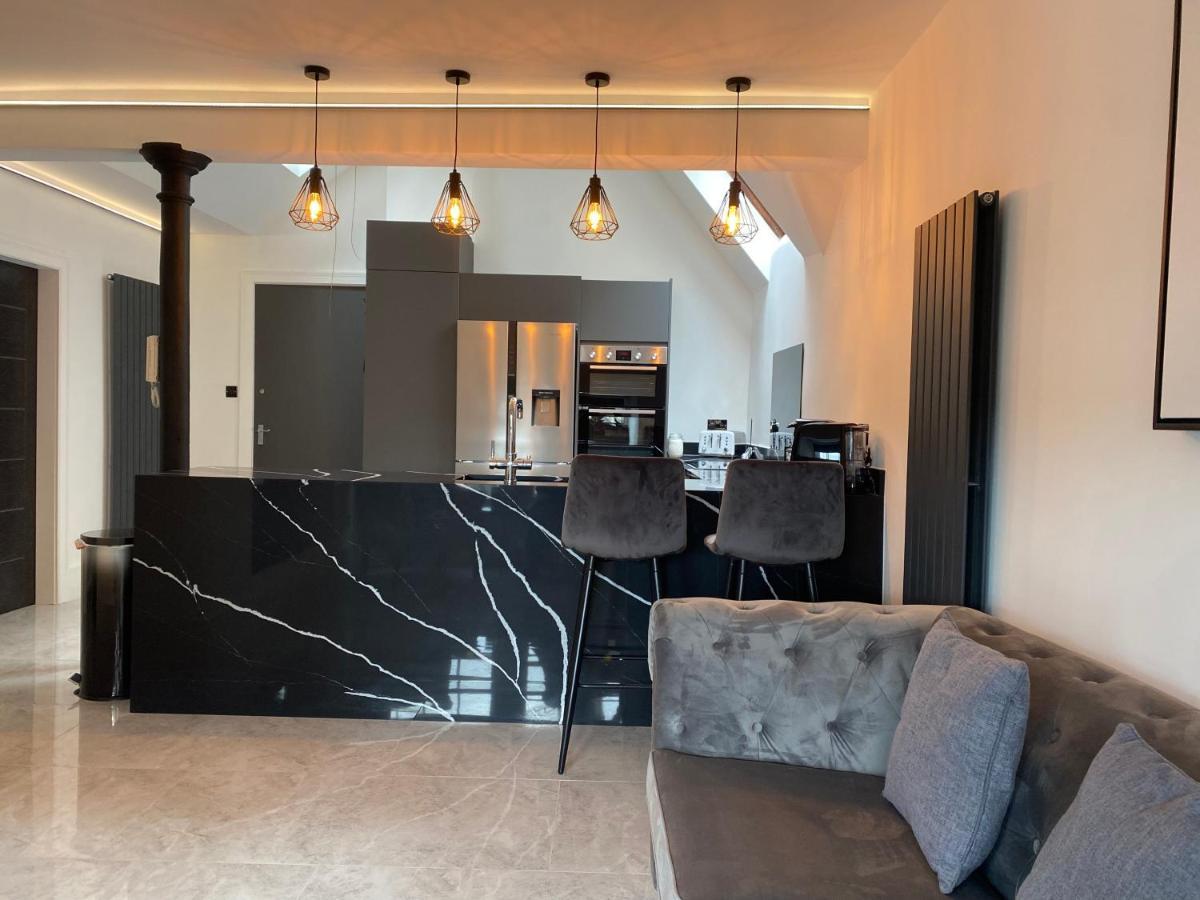 Luxury Royal Mile Boutique 2Bedroom Apartment Edinburgh Bagian luar foto